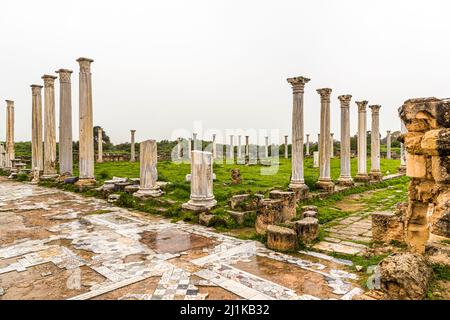 Rovine di Salamis a Yeni Boğaziçi, Repubblica Turca di Cipro del Nord (TRNC) Foto Stock