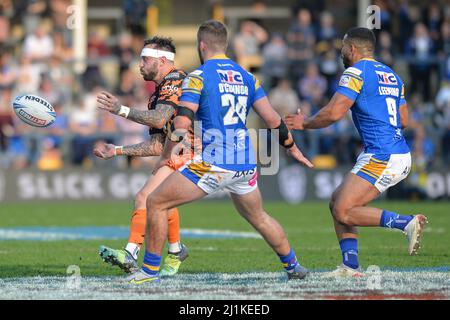 Leeds, Inghilterra - 26th marzo 2022 - Gareth o'Brien di Castleford Tigers in azione. Rugby League Betfred Challenge Cup Leeds Rhinos vs Castleford Tigers allo stadio Headingley di Leeds, Regno Unito Dean Williams Foto Stock