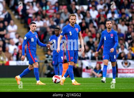 I giocatori inglesi appaiono abbattuti dopo che Breel Embolo (non raffigurato) ha ottenuto il primo obiettivo del gioco del suo lato durante la partita internazionale della Alzheimer's Society al Wembley Stadium di Londra. Data foto: Sabato 26 marzo 2022. Foto Stock