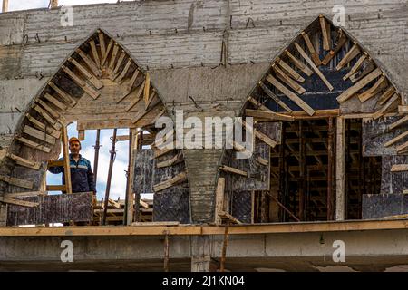 Tecnologia di casseforme per finestre ad arco a punta nella Repubblica Turca di Cipro del Nord (TRNC) Foto Stock