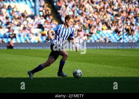 Hillsborough, Sheffield, Inghilterra - 26th marzo 2022 George Byers (14) di Sheffield Mercoledì - durante la partita Sheffield Mercoledì v Cheltenham Town, Sky Bet League One, 2021/22, Hillsborough, Sheffield, Inghilterra - 26th marzo 2022 credito: Arthur Haigh/WhiteRosePhotos/Alamy Live News Foto Stock