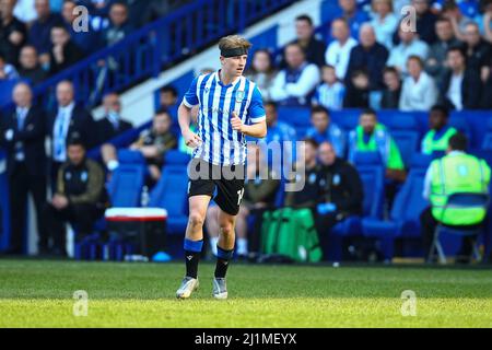 Hillsborough, Sheffield, Inghilterra - 26th marzo 2022 George Byers (14) di Sheffield Mercoledì - durante la partita Sheffield Mercoledì v Cheltenham Town, Sky Bet League One, 2021/22, Hillsborough, Sheffield, Inghilterra - 26th marzo 2022 credito: Arthur Haigh/WhiteRosePhotos/Alamy Live News Foto Stock