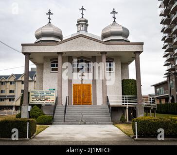 Foto dell'ingresso frontale della Chiesa Ortodossa Ucraina di San Pietro e Paolo a Kelowna. Foto Stock
