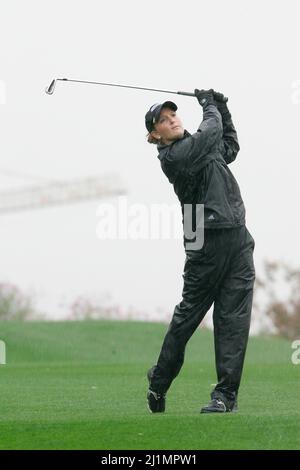 Settembre 31, 2009-Incheon, Corea del Sud-Meaghan Francella di Port Chester NY colpisce un tee shot sulla 8th buche durante il secondo round del campionato di Hana Bank Kolon allo Sky 72 Golf Club il 31 ottobre 2009 a Incheon, Corea del Sud. Foto Stock