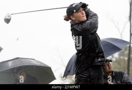 Settembre 31, 2009-Incheon, Corea del Sud-Meaghan Francella di Port Chester NY colpisce un tee shot sulla 9th buche durante il secondo round del campionato di Hana Bank Kolon allo Sky 72 Golf Club il 31 ottobre 2009 a Incheon, Corea del Sud. Foto Stock