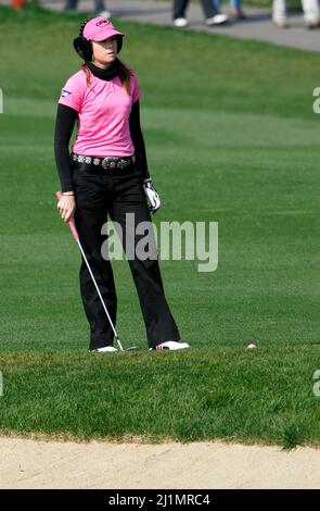 1 novembre 2009-Incheon, Corea del Sud-Paula Creamer di Pleasanton CA sulla 18th buche durante il round finale del campionato di Hana Bank Kolon allo Sky 72 Golf Club il 1 novembre 2009 a Incheon, Corea del Sud. Foto Stock