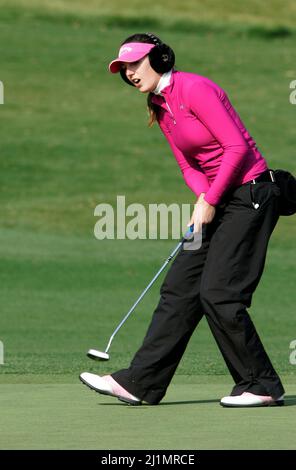 1 novembre 2009-Incheon, Corea del Sud-Sandra Gal di Germania sulla 18th buche durante il round finale del campionato di Hana Bank Kolon allo Sky 72 Golf Club il 1 novembre 2009 a Incheon, Corea del Sud. Foto Stock