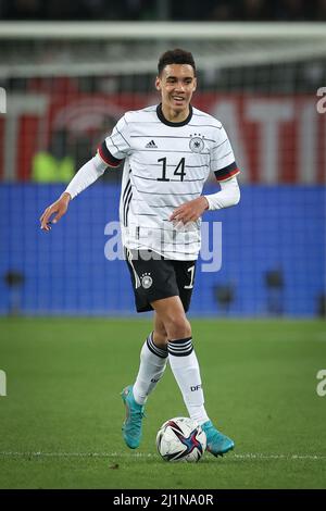 Sinsheim, Germania. 26th Mar 2022. Calcio: Internazionali, Germania - Israele, PreZero Arena. Jamal Musiala in Germania gioca la palla. Credit: Christian Charisius/dpa/Alamy Live News Foto Stock