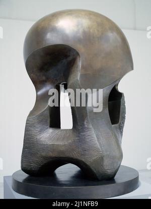 MOORE , ENRICO. ESCULTOR INGLATERRA . 1898 - 1996. ' ATOMO ' , BRONCE 1964 - 65. GALLERIA DI TATE DI FUNDACION . LONDRES. ATENCION: AUTOR CONTEMPORANEO SUJETO A COPYRIGHT ©. EL CLIENTE FINALE ES RESPONSIABLE DE LA GESTION DE LOS DERECHOS DE AUTOR CON LAS SOCIEDADES EXISTENTES DE GESTION DE DERECHOS O DIRECTAMENTE CON LOS ORGANISMOS TITULARES DE LOS MISMOS. Foto Stock