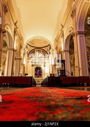 Smirne la Basilica della Cattedrale Cattolica di San Giovanni è l'unica chiesa che si erge oggi tra le sette Chiese menzionate nel Libro dell'Apocalisse. Foto Stock