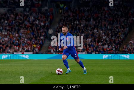 Luke Shaw in azione in Inghilterra durante la partita internazionale della Alzheimer's Society al Wembley Stadium di Londra. Data foto: Sabato 26 marzo 2022. Foto Stock