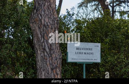 Una foto di una targa al Giardino arancione di Roma. Foto Stock