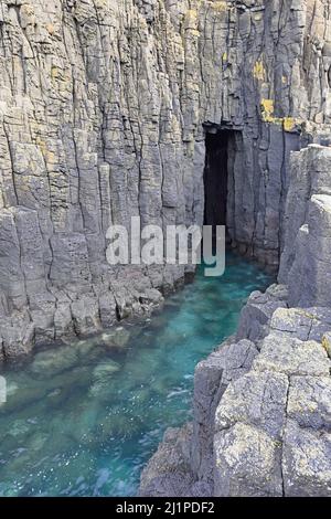 Gold Cave Camas Mor Isola di Skye Scozia Foto Stock