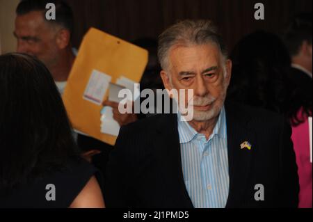 Francis Ford Coppola indossa una spilla Ucraina alla Guild of Guild, pubblicista della Guild International Cinematographer a Los Angeles 3.25.2022, foto di Nadja Sayej Foto Stock