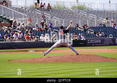 Lanciatore dei Cleveland Guardians in windup durante una partita di baseball degli allenamenti primaverili della MLB venerdì 25 marzo 2022 allo Scottsdale Stadium di Scottsdale, Ariz. (Scott Finkelmeyer/Image of Sport) Foto Stock
