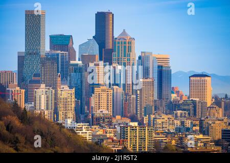 Seattle è un importante porto marittimo costiero e sede della King County, nello stato di Washington degli Stati Uniti Foto Stock