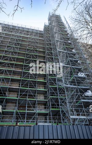 ponteggio su un edificio per restauro Foto Stock