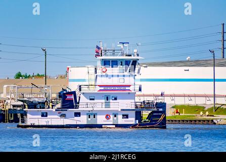 American Dream, un towboat a doppia vite, è raffigurato sul fiume Mobile, 25 marzo 2022, a Mobile, Alabama. La nave fu costruita nel 2014. Foto Stock