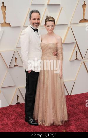 Los Angeles, California. 27th Mar 2022. Denis Villeneuve, Tanya Lapointe agli arrivi per 94th Academy Awards - Arrivi 2, Dolby Theatre, Los Angeles, CA 27 marzo 2022. Credit: Elizabeth Goodenough/Everett Collection/Alamy Live News Foto Stock