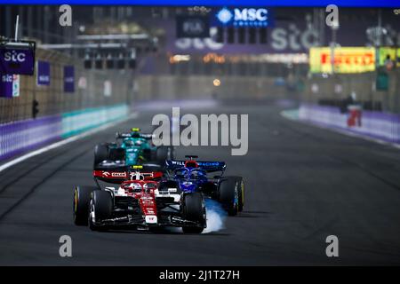 Jeddah, Arabia Saudita. 28th Mar 2022. Il driver cinese di Alfa Romeo Zhou Guanyu compete durante il Gran Premio dell'Arabia Saudita 2022 al circuito Jeddah Corniche di Jeddah, Arabia Saudita, il 27 marzo 2022. (DPPI/Handout via Xinhua) Credit: Xinhua/Alamy Live News Foto Stock