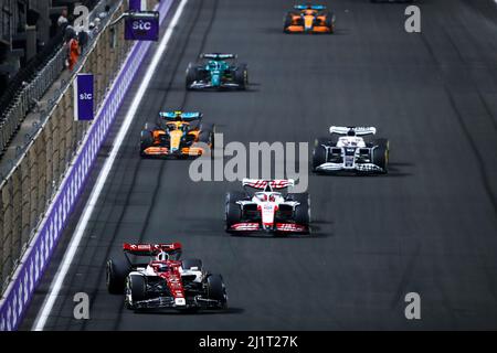 Jeddah, Arabia Saudita. 28th Mar 2022. I piloti gareggiano durante il Gran Premio dell'Arabia Saudita 2022 al circuito Jeddah Corniche di Jeddah, Arabia Saudita, il 27 marzo 2022. (DPPI/Handout via Xinhua) Credit: Xinhua/Alamy Live News Foto Stock