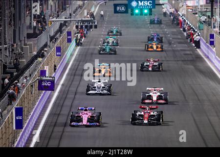 Jeddah, Arabia Saudita. 28th Mar 2022. I piloti gareggiano durante il Gran Premio dell'Arabia Saudita 2022 al circuito Jeddah Corniche di Jeddah, Arabia Saudita, il 27 marzo 2022. (DPPI/Handout via Xinhua) Credit: Xinhua/Alamy Live News Foto Stock