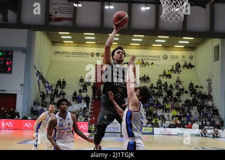 PalaRadi, Cremona, Italia, 27 marzo 2022, Jamuni McNeace (Vanoli Cremona) durante Vanoli Basket Cremona vs Nutroverbullet Treviso Basket - Italian Baske Foto Stock