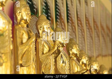 Buddha d'oro in Myanmar Foto Stock