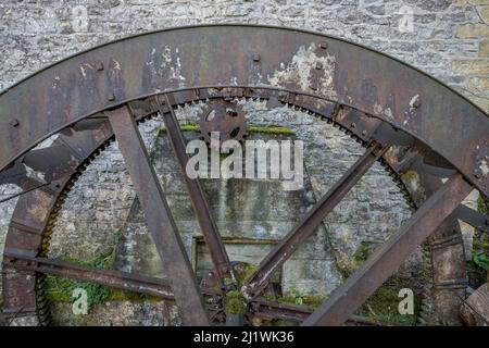 Mulino ad acqua derelitto, Ashford in the Water, Derbyshire, Inghilterra, Regno Unito Foto Stock