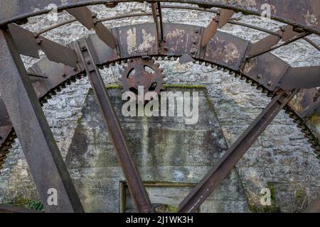 Mulino ad acqua derelitto, Ashford in the Water, Derbyshire, Inghilterra, Regno Unito Foto Stock