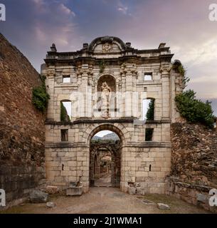 Archi d'ingresso alla certosa di Santa María de Escaladei, a El Priorato, provincia di Tarragona, Catalogna, Spagna Foto Stock