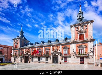 Madrid, Spagna. Plaza de la Villa nel centro storico di Madrid, la più antica piazza civile risalente al 15th secolo. Foto Stock