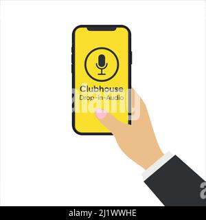 App Clubhouse sullo smartphone in mani. Consente di accedere all'applicazione di chat audio. Illustrazione Vettoriale