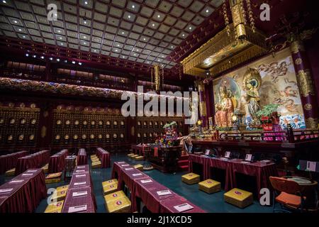 Singapore City, Singapore-Settembre 08,2021: Il Tempio Relico del dente di Buddha e' un complesso di templi e musei situato nel quartiere Chinatown di Singapore. Foto Stock