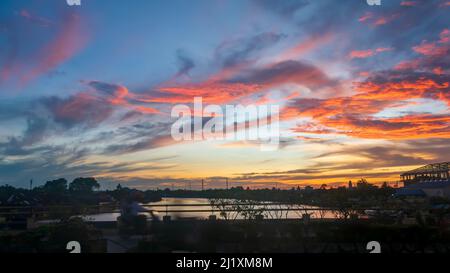 tramonto nella città di banjarmasin Foto Stock