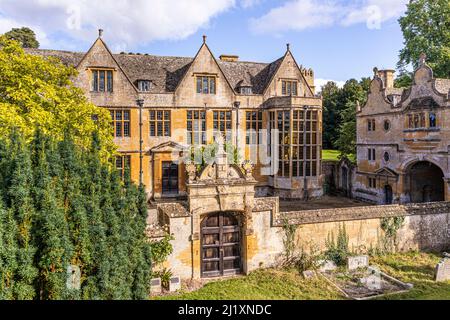 Il maniero giacobino Stanway House nel villaggio Cotswold di Stanway, Gloucestershire, Inghilterra Regno Unito Foto Stock