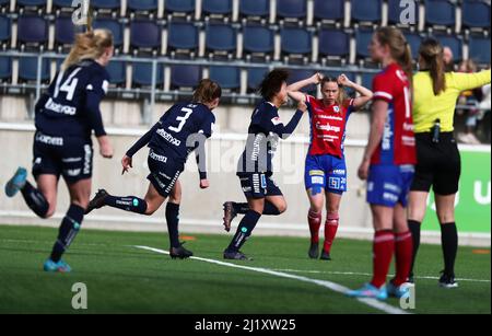 Linköpings N. 6. Saori Takarada festeggia dopo il 1-0 durante la partita di domenica nel Damallsvenskan tra il FC-Vittsjö GIK di Linköping nell'arena di Linköping. Foto Stock