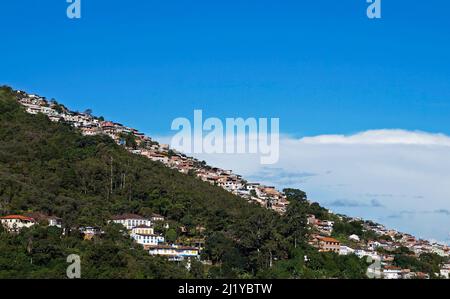 Vista panoramica della città storica di Ouro Preto, Brasile Foto Stock