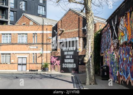 HACKNEY, LONDRA, INGHILTERRA- 23 Marzo 2022: Due anni di bar in Hackney dove un piano mezzanino è stato colapsed nel Febbraio 2022 Foto Stock