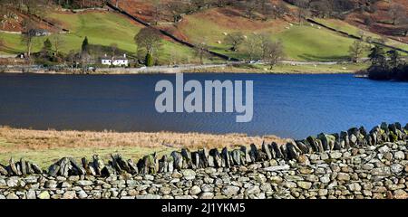 Rydal Water, in inverno Lake District National Park Cumbria Inghilterra Regno Unito Foto Stock