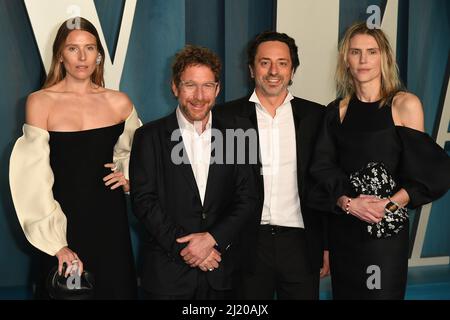 Dree Hemingway, Dustin Yellin, Sergey Brin e ospite partecipano al Vanity Fair Oscar Party 2022 al Wallenis Annenberg Center for the Performing Arts il 27 marzo 2022 a Beverly Hills, California. Foto: Casey Flanigan/imageSPACE Foto Stock