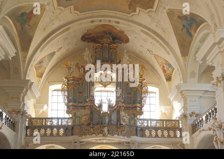 Organo e galleria della chiesa del monastero di San Pietro, Baden-Württemberg, Germania Foto Stock