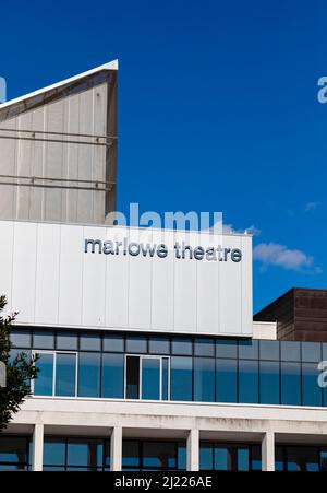 Il moderno, Marlowe Theatre, Canterbury, Kent, Inghilterra. Prende il nome da Christopher, Kit, Marlowe. Poeta e scrittrice, nato a Canterbury. Kent, Inghilterra Foto Stock