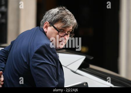 Downing Street, Londra, Regno Unito. 29 marzo 2022. Kit Malthouse MP, Ministro di Stato, Ministro del crimine e della polizia a Downing Street per una riunione settimanale del gabinetto. Credit: Malcolm Park/Alamy Live News. Foto Stock