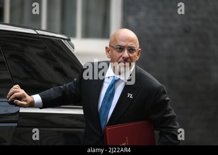 Downing Street, Londra, Regno Unito. 29 marzo 2022. Nadhim Zahawi MP, Segretario di Stato per l'Istruzione, a Downing Street per la riunione settimanale del gabinetto. Credit: Malcolm Park/Alamy Live News. Foto Stock