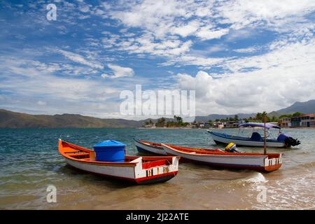 Barche da pesca a Playa Cochaima, Santa Fe - Venezuela Foto Stock