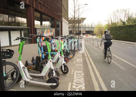 Scooter elettrici a King's Cross Foto Stock