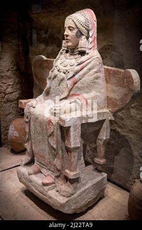 La Signora di Baza, 4th cen a.C. scultura di una donna di alta portata di Baza, che mostra gli inflessioni artistici di entrambe le culture punico-iberica e celtiberica. Foto Stock