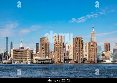 New York, USA - 10 ottobre 2017: Panorama di New York con il fiume Hudson e l'edificio delle Nazioni Unite. Foto Stock