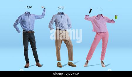 Tre persone eleganti e invisibili indossano abiti e occhiali moderni in stile business su sfondo blu. Concetto di moda, stile Foto Stock